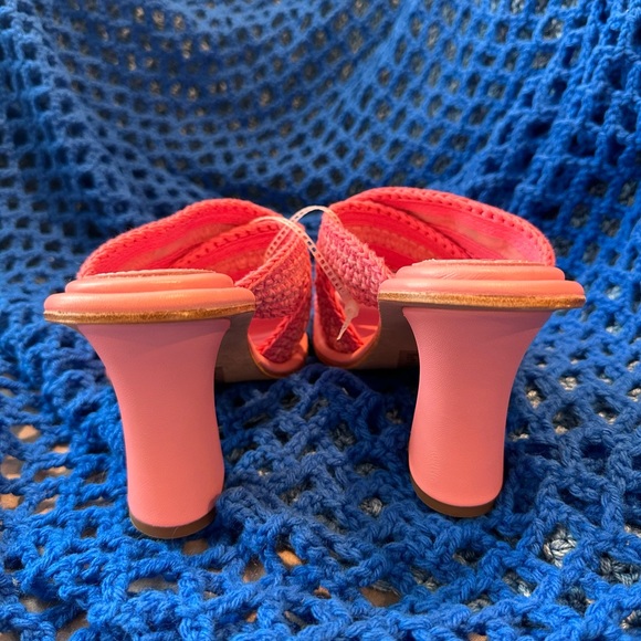 COACH - Quentin Slip-on Crisscross Crochet Sandals. Size 7.5, no box - Picture 6 of 6